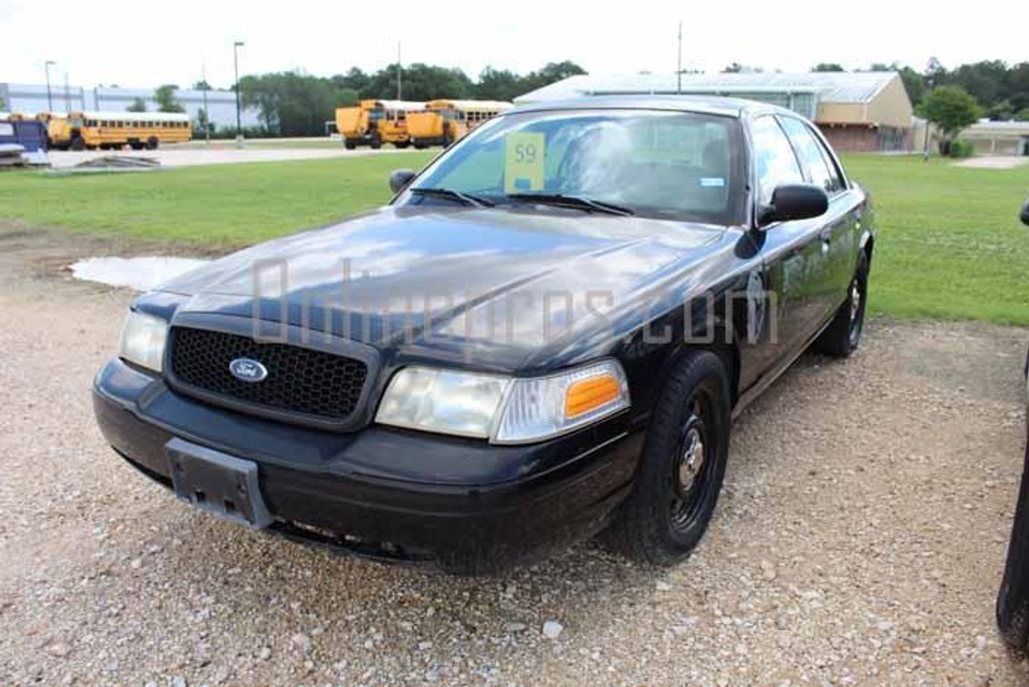 (1) 2008 Ford Crown Victoria Vin #9716