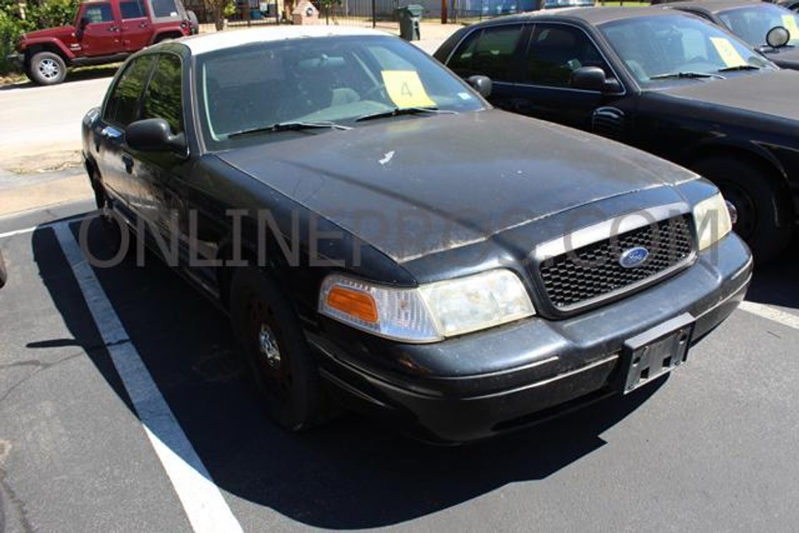 (1) 2006 Ford 4Dr Crown Victoria Vin #0307