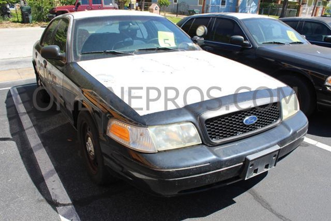 (1) 2009 Ford 4Dr Crown Victoria Vin #2350