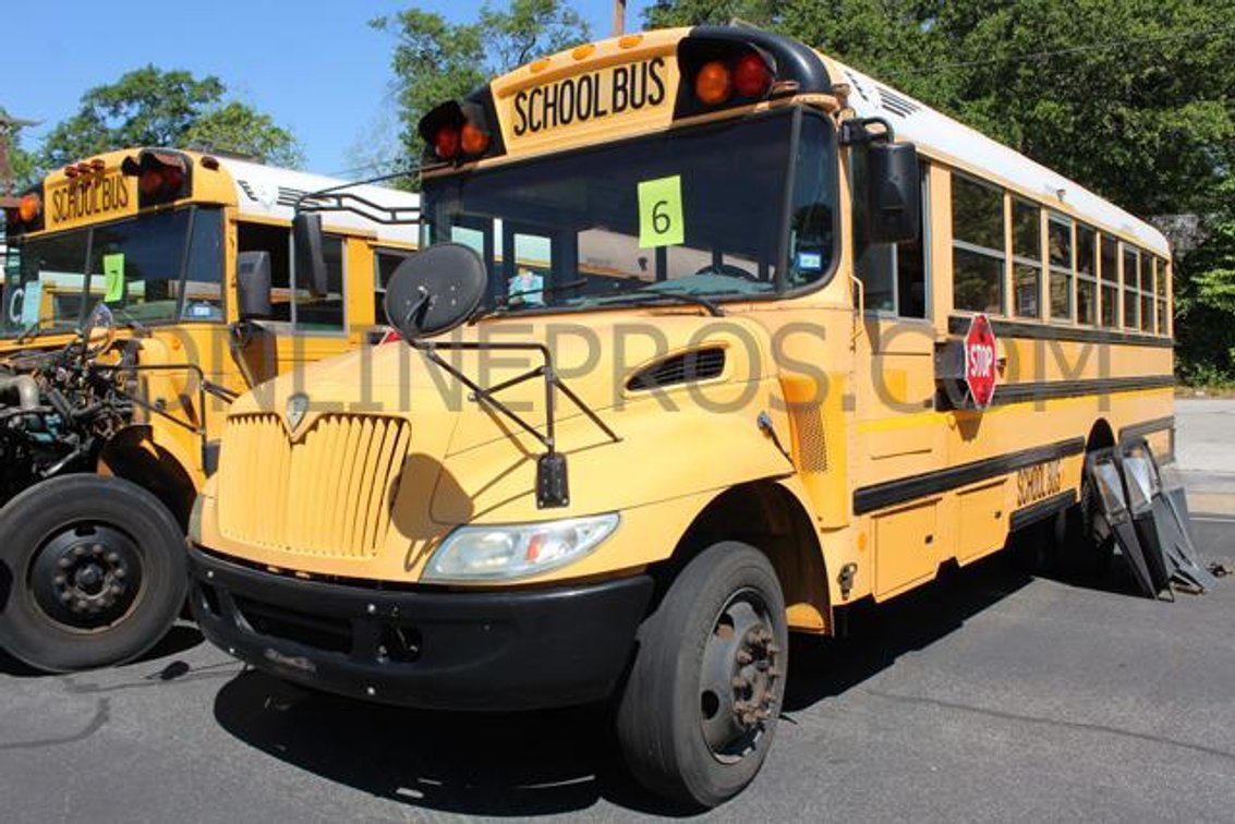 (1) 2008 International CE200 Vin #2188