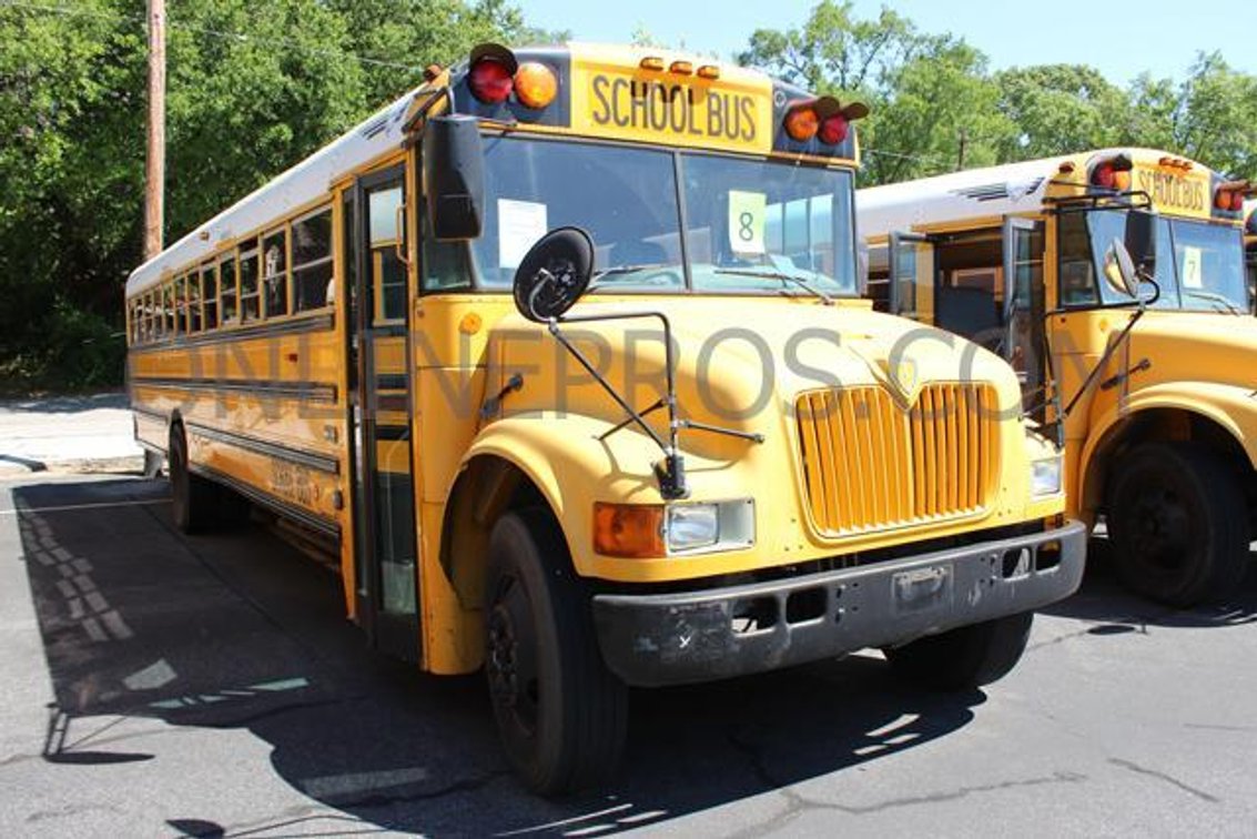(1) 2004 International CE200 Vin #6335 (Needs To Be Towed)