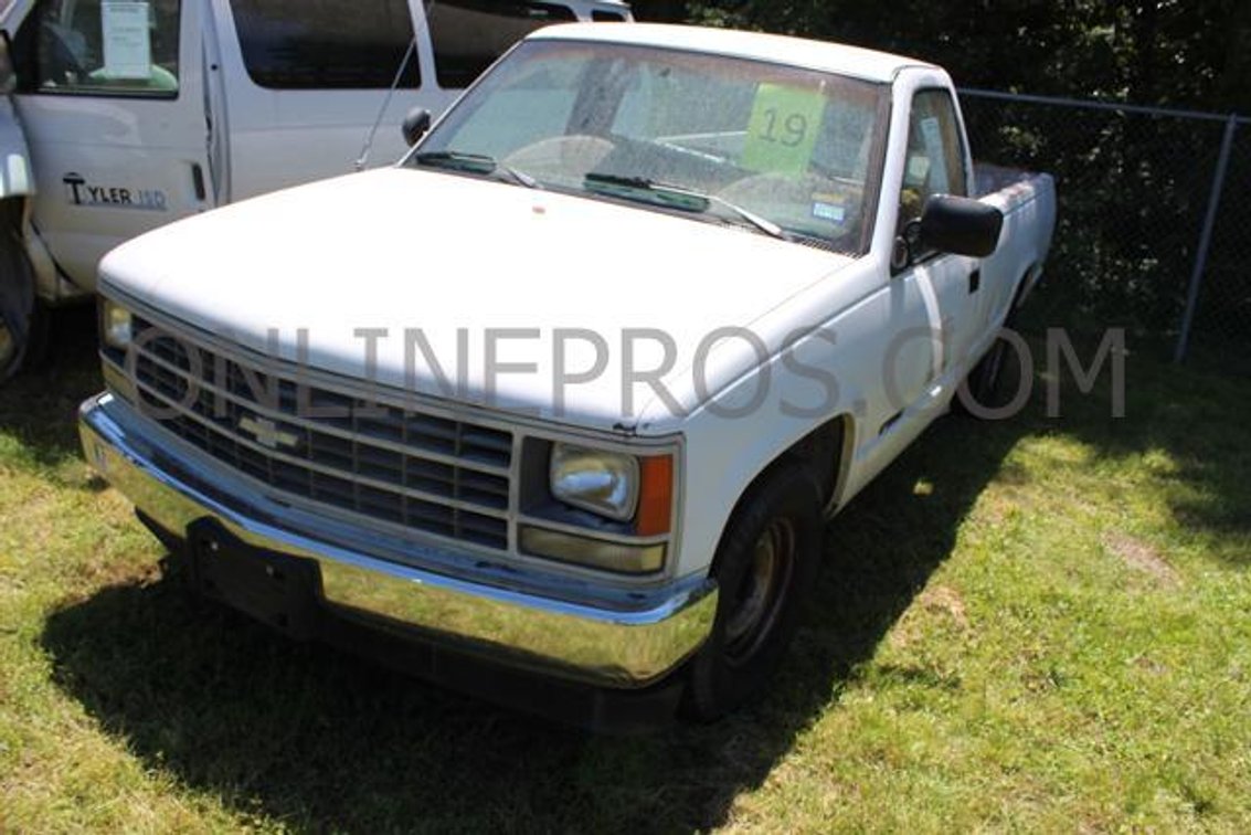 (1) 1989 Chevy 1500 Pickup Truck Vin #3313 - Recommend Towing