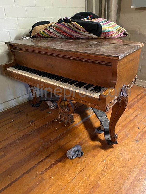 (1) Sohmer Grand Piano