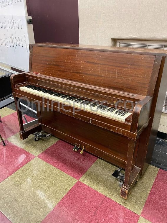 (1) No Name Studio Standup Piano