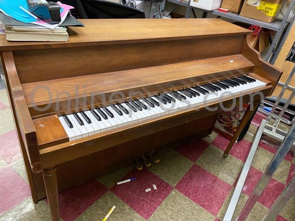 (1) Whitney Spinet Standup Piano