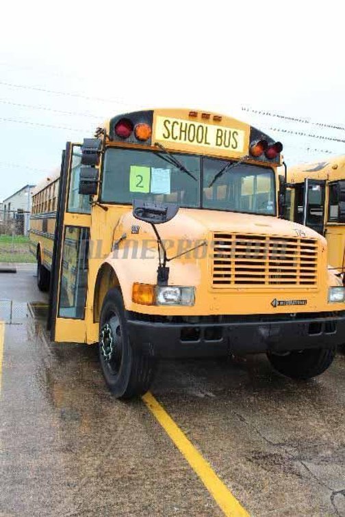 (1) 1999 Thomas School  Bus Vin#5867 - Will Need To Be Towed