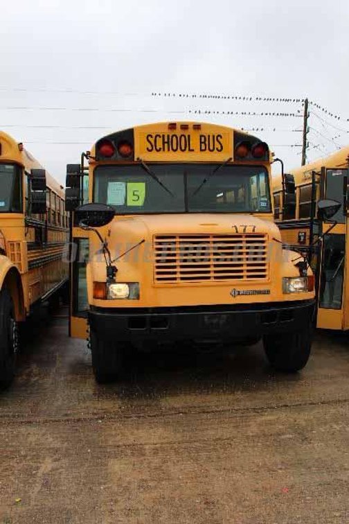 (1) 1999 Thomas School Bus Vin #5863