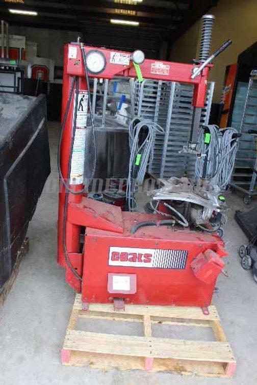 (1) Coats Tire Machine