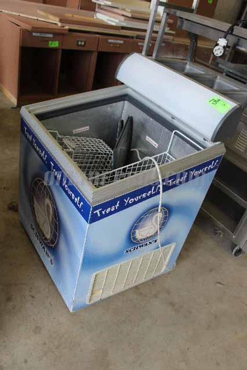 (1) Caravell Ice Cream Freezer