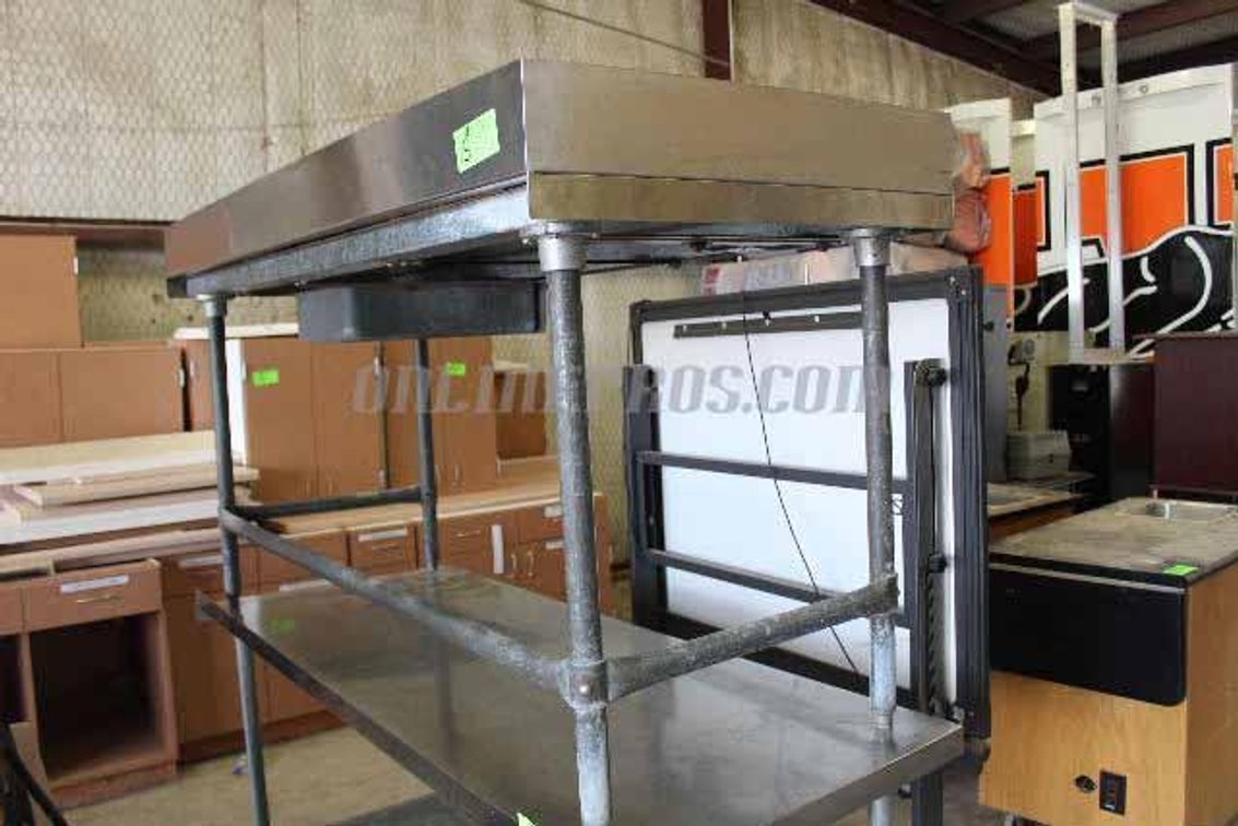(1) Metal Prep Table