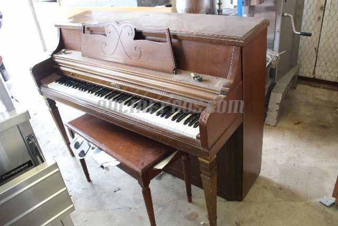 (1) Upright Piano