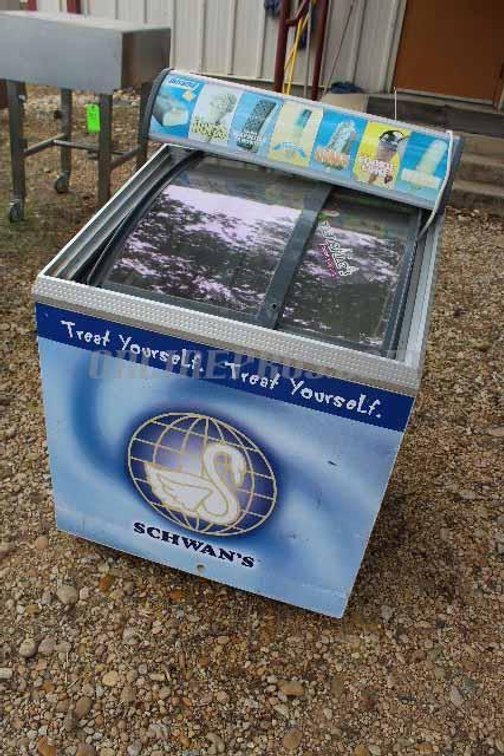 (1) Caravell Ice Cream Freezer