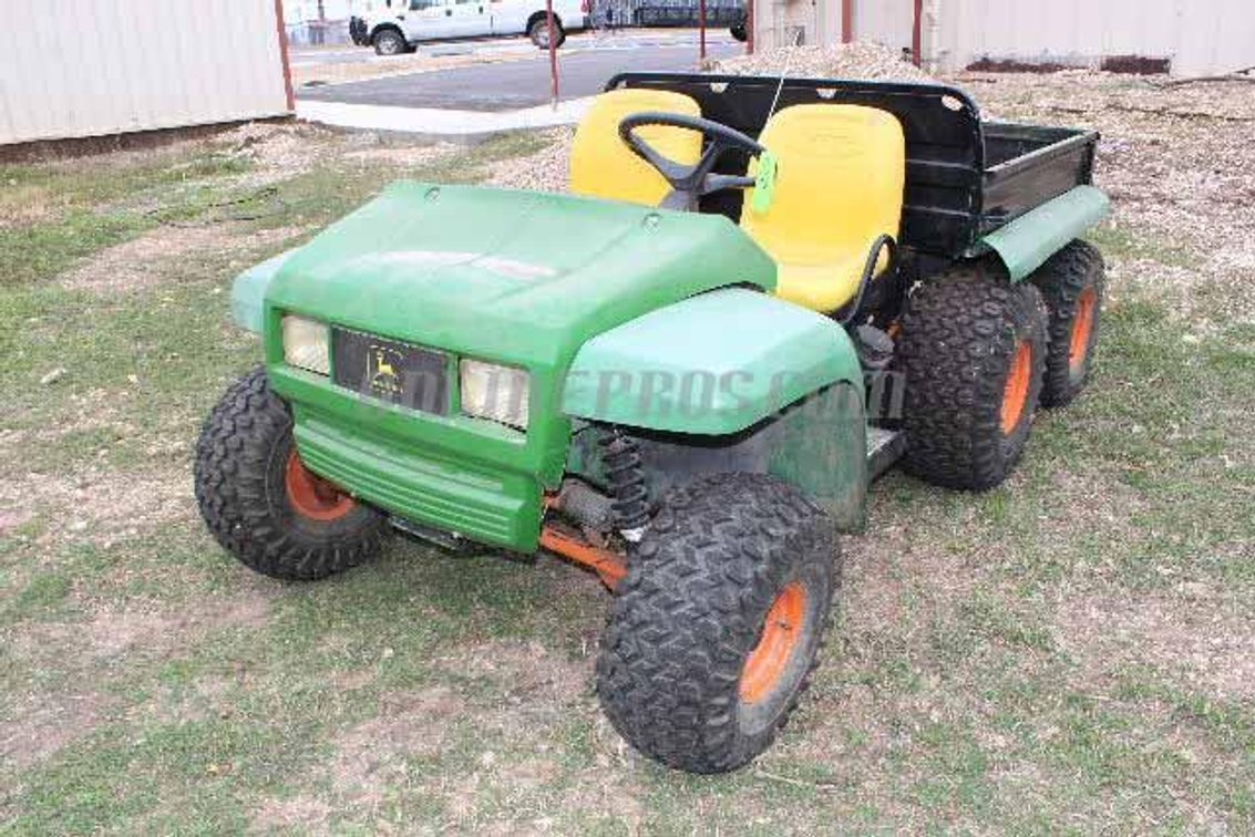 (1) John Deere Gator