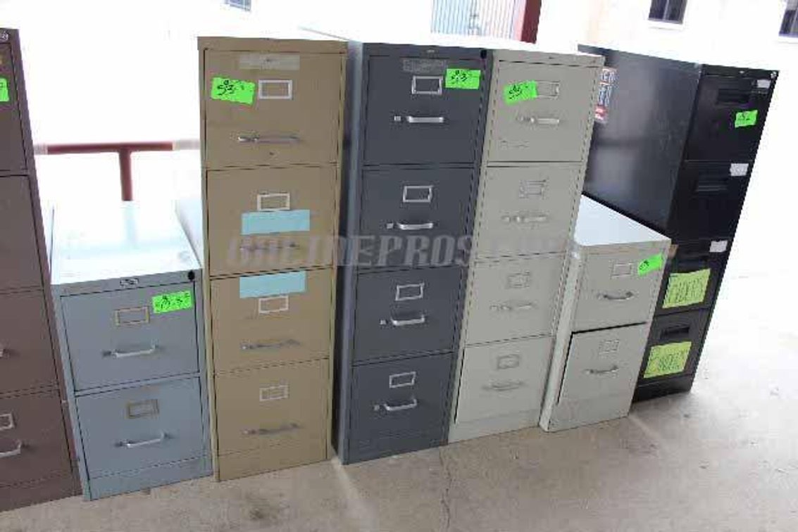 (Lot) File Cabinets