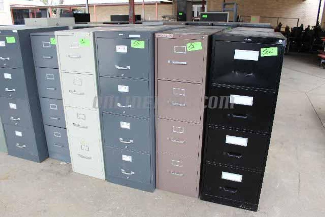 (Lot) File Cabinets