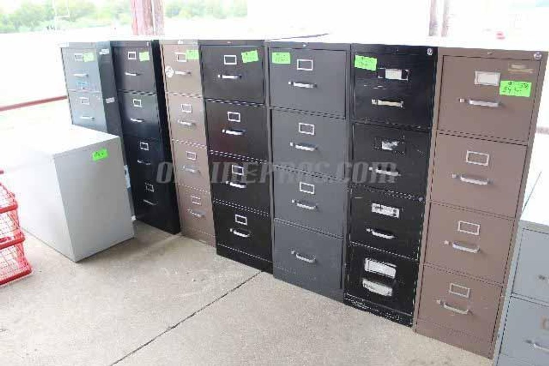(Lot) File Cabinets