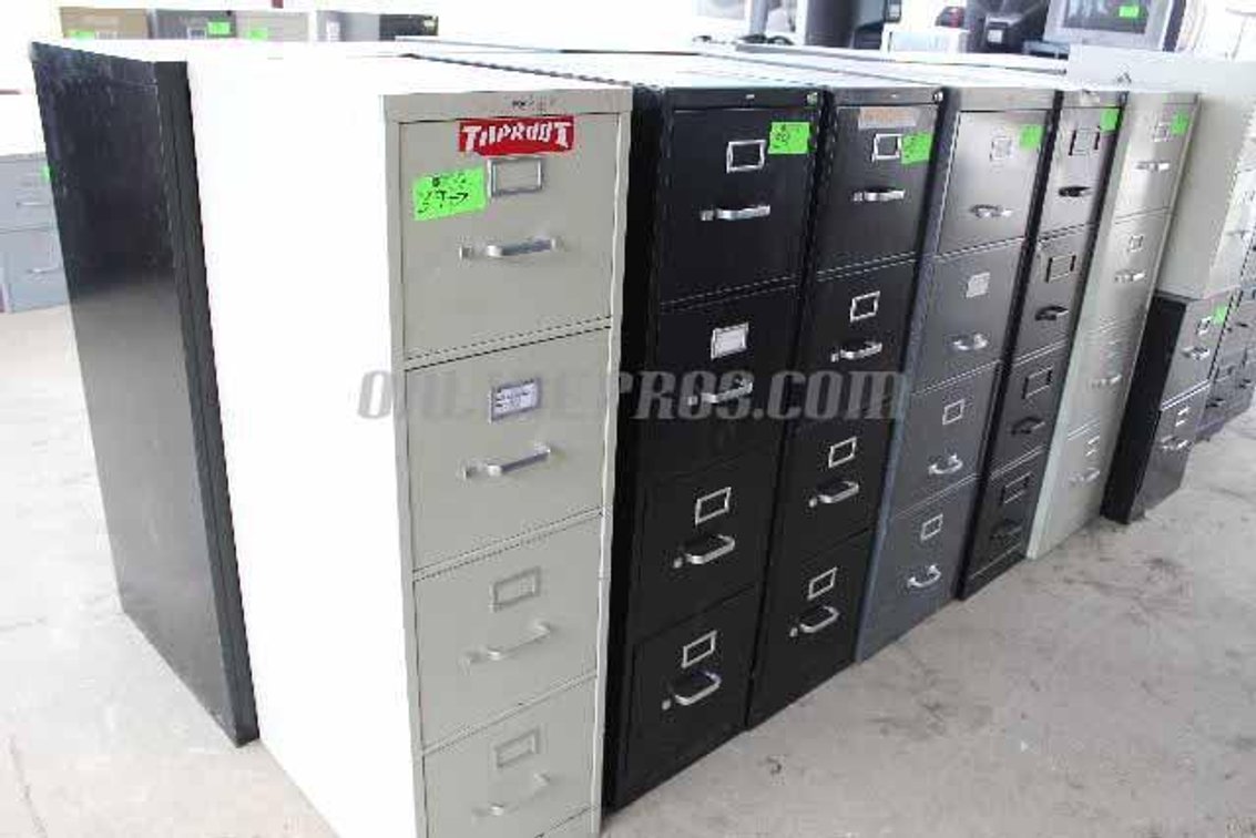 (Lot) File Cabinets