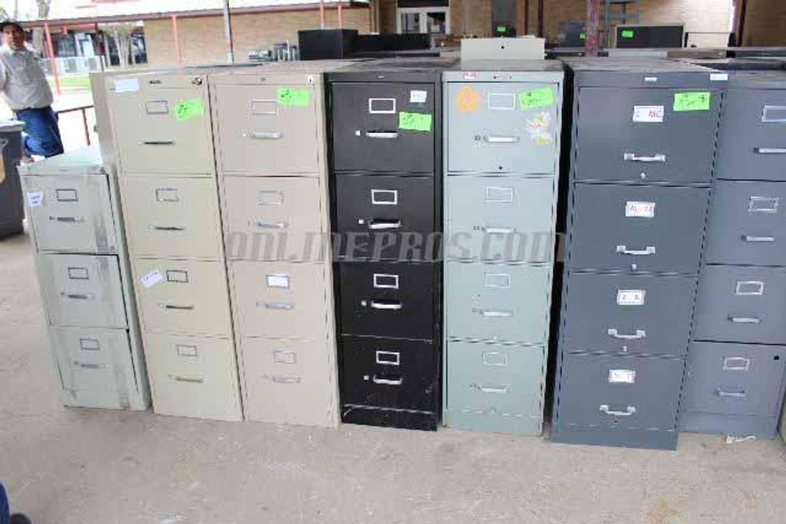 (Lot) File Cabinets