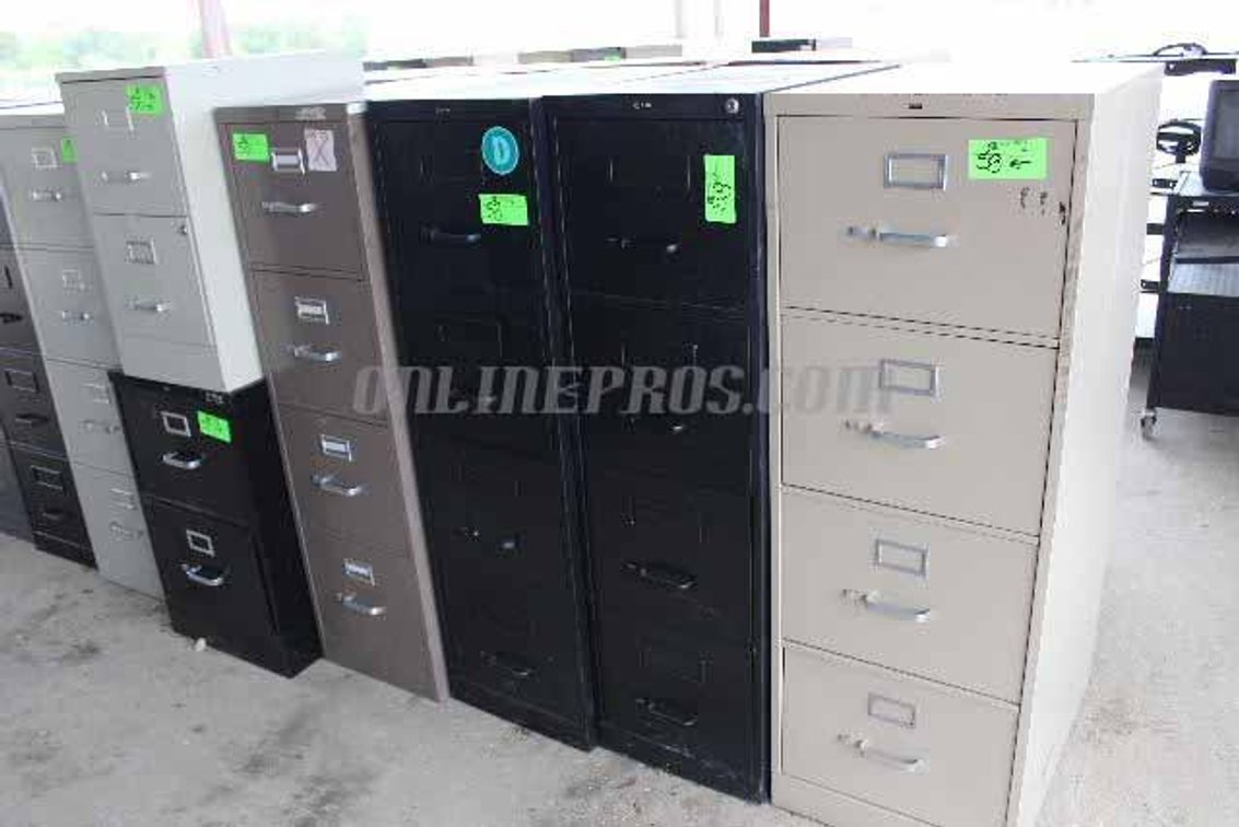 (Lot) File Cabinets