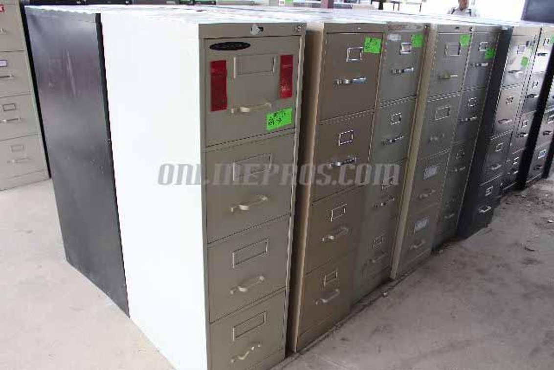 (Lot) File Cabinets
