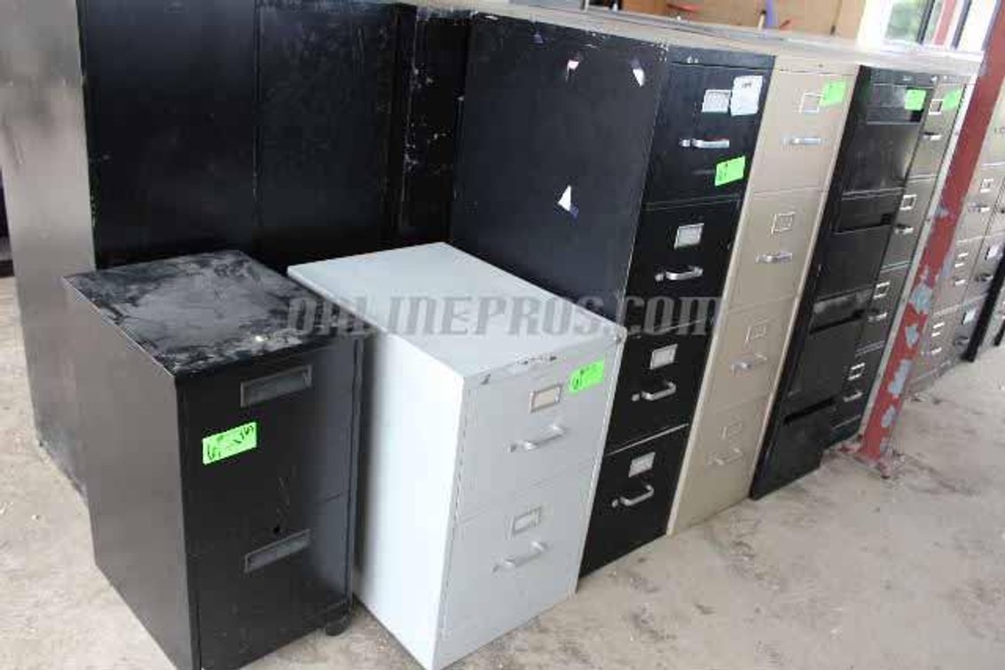 (Lot) File Cabinets