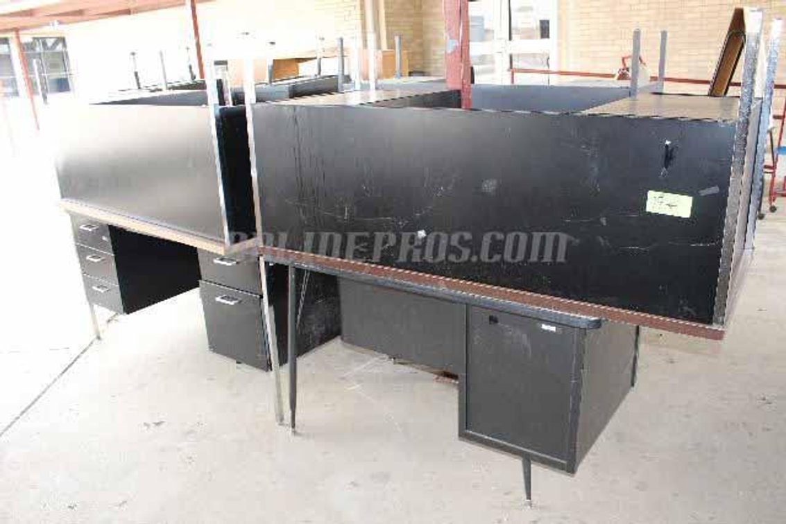 (Lot) Double & Single Ped. Metal Desks