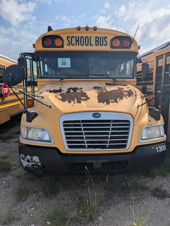 2009-  Blue Bird 63 BB CV 33I05 -School Bus - Will Need to Be Towed