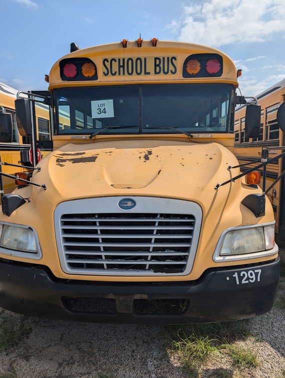 2009-  Blue Bird 63 BB CV 33I05 -School Bus - Will Need to Be Towed