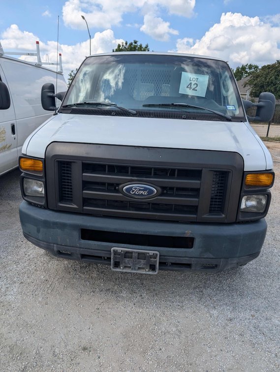 2009- Ford E250 Econoline  Cargo Van 