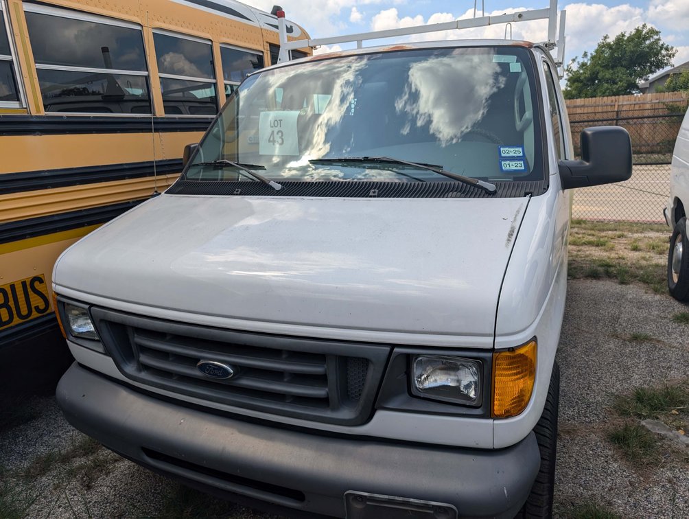 2006- Ford E250 Econoline  Cargo Van 