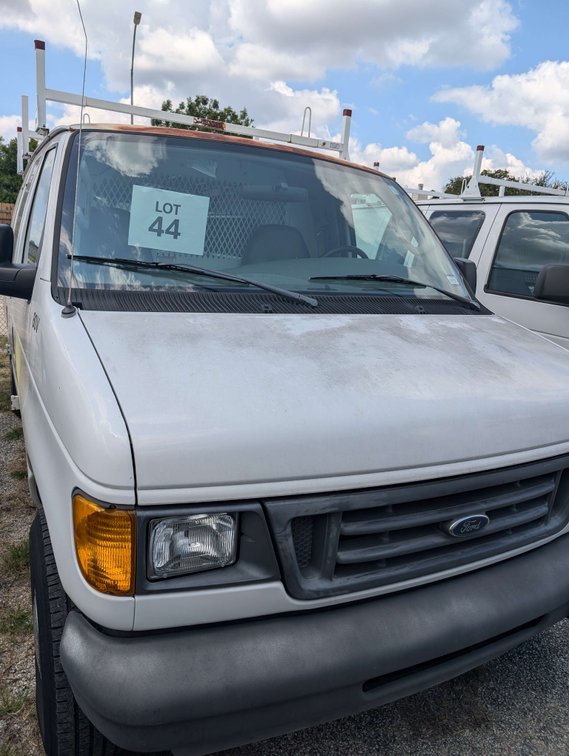 2004- Ford E250 Econoline  Cargo Van 