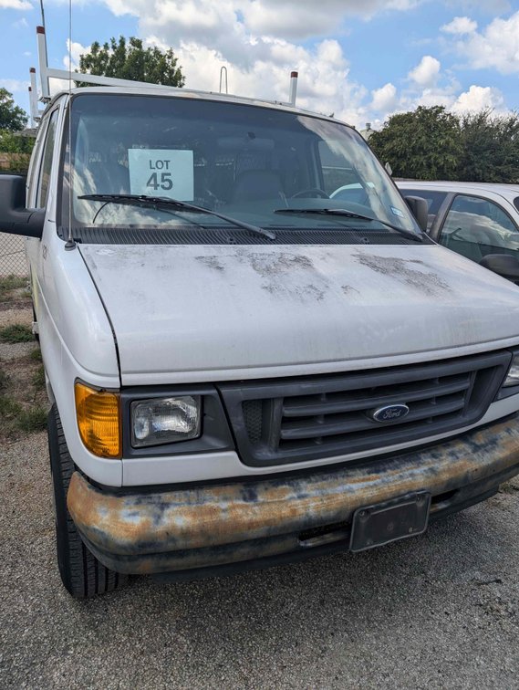 2004- Ford E250 Econoline  Cargo Van 