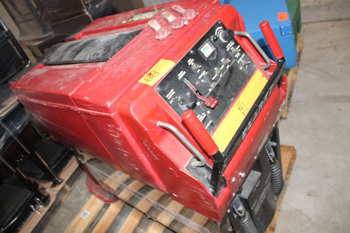 Clarke Leader Floor Machine