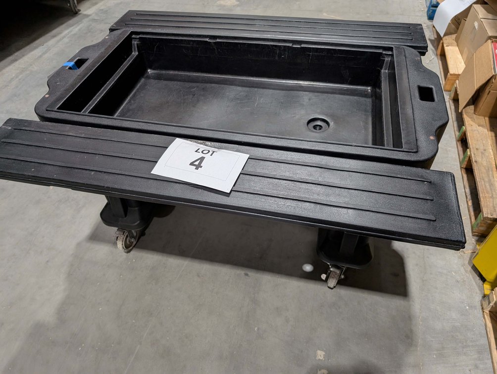 Cambro Condiment Cart