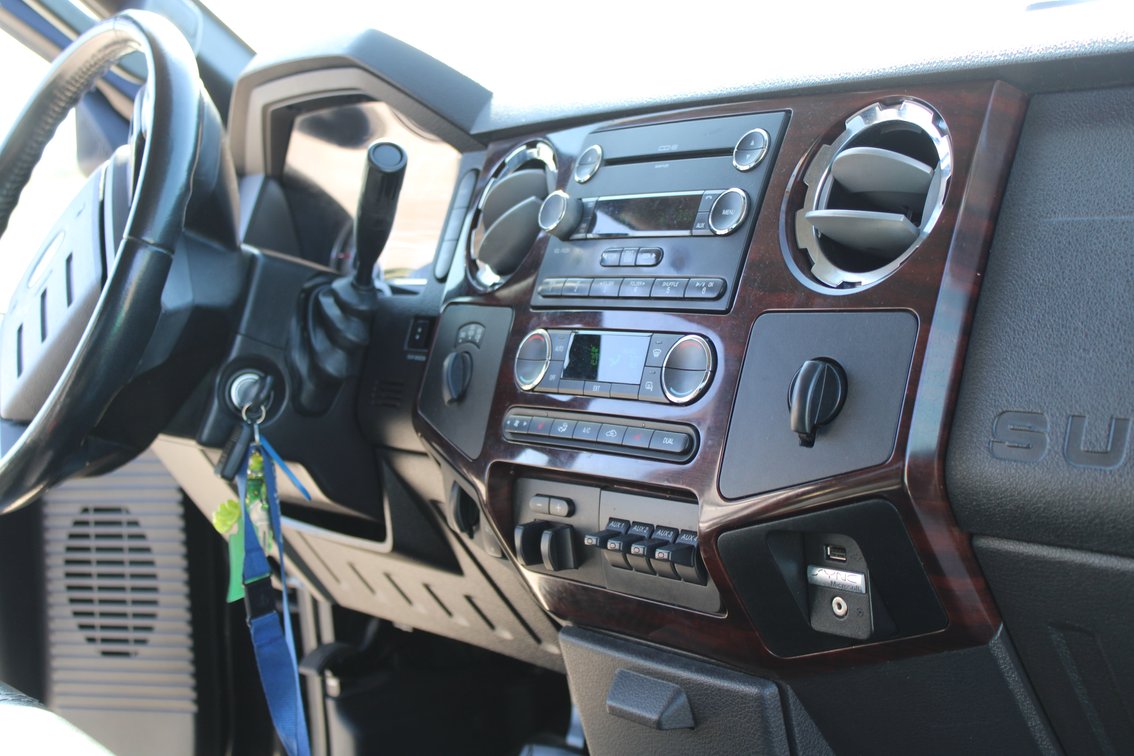 Image for 2010 Ford F250 Lariat Super Duty 4x4 Crew Cab Pickup (Seller: Lemons Auctioneers Company Truck) - Tomball, TX 77377