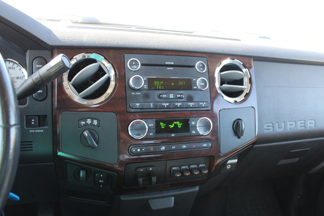 Image for 2010 Ford F250 Lariat Super Duty 4x4 Crew Cab Pickup (Seller: Lemons Auctioneers Company Truck) - Tomball, TX 77377