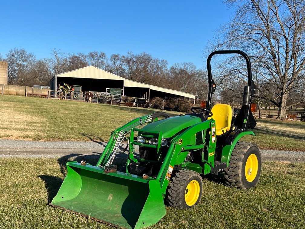 John Deere 2320 4WD Tractor with JD200CX Loader