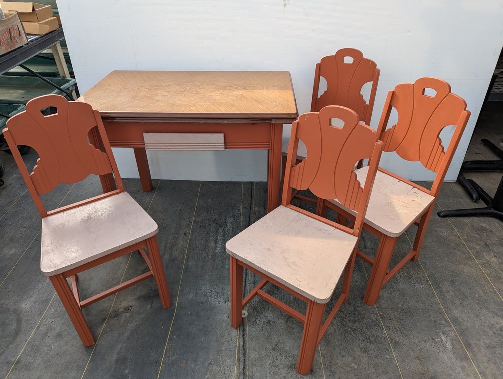 Vintage Metal Top Kitchen Table With 4 Chairs