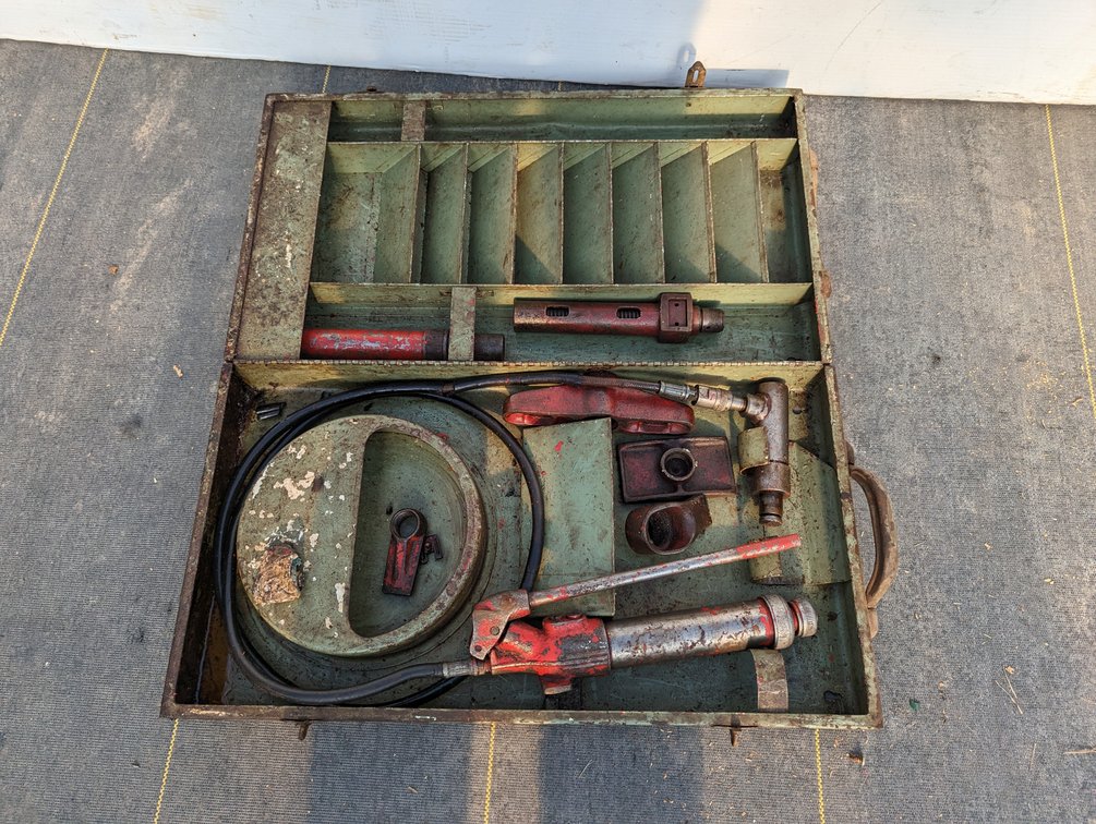 Blackhawk Portable Hydraulic Tool