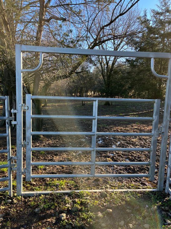 C & W Alley Gate