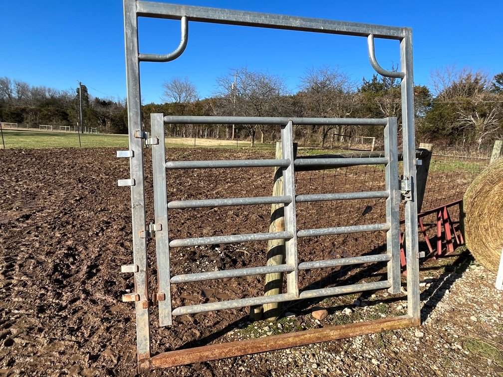 C & W Alley Gate