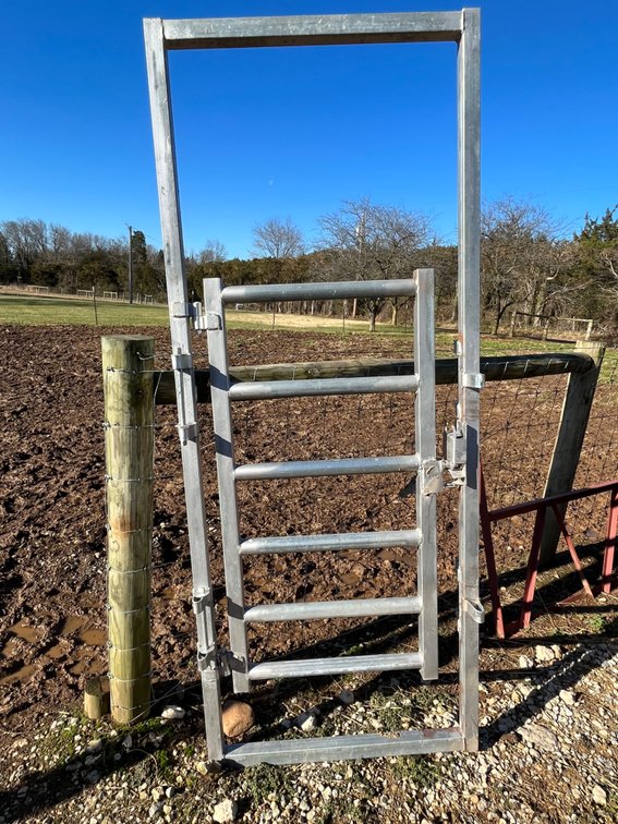 C & W Alley Gate