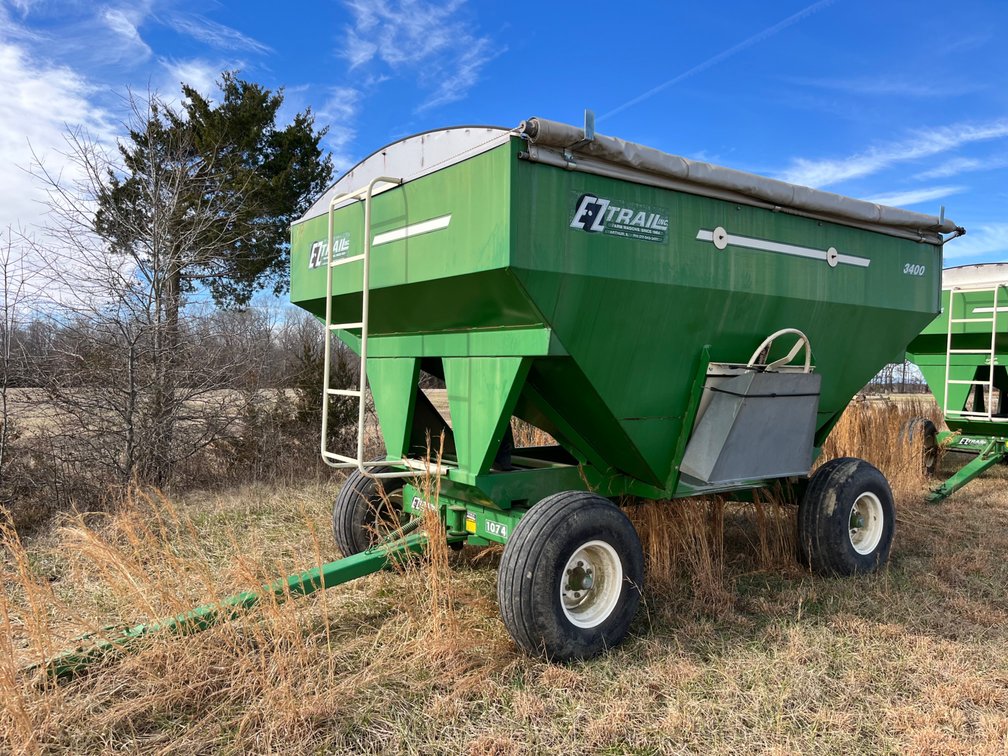EZ Trail 3400 Gravity Flow Wagon