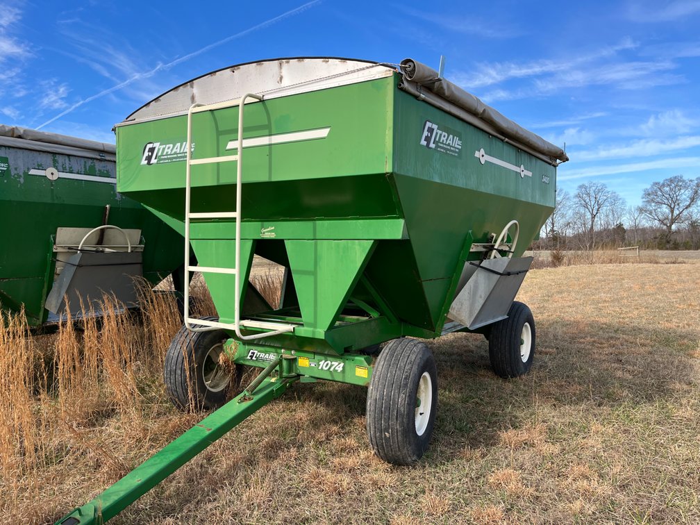 EZ Trail 3400 Gravity Flow Wagon
