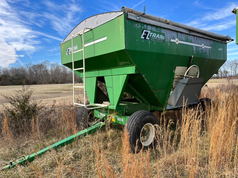 EZ Trail 3400 Gravity Flow Wagon