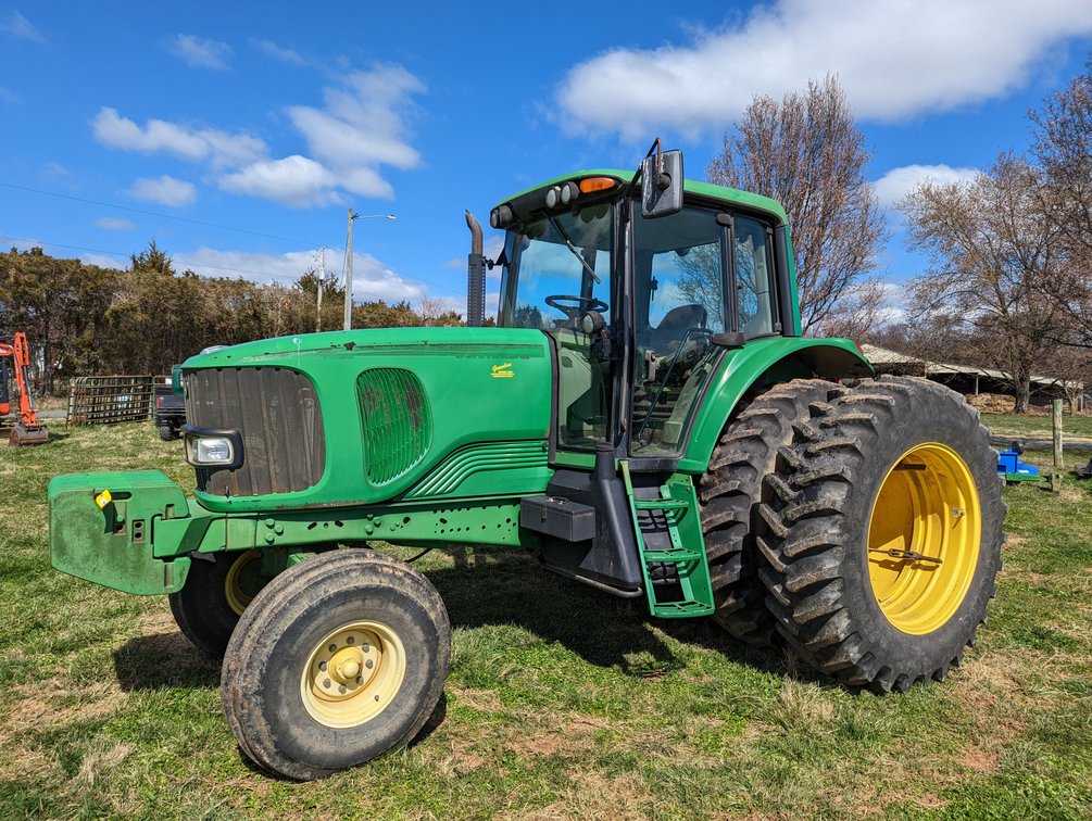 John Deere 7320 Tractor