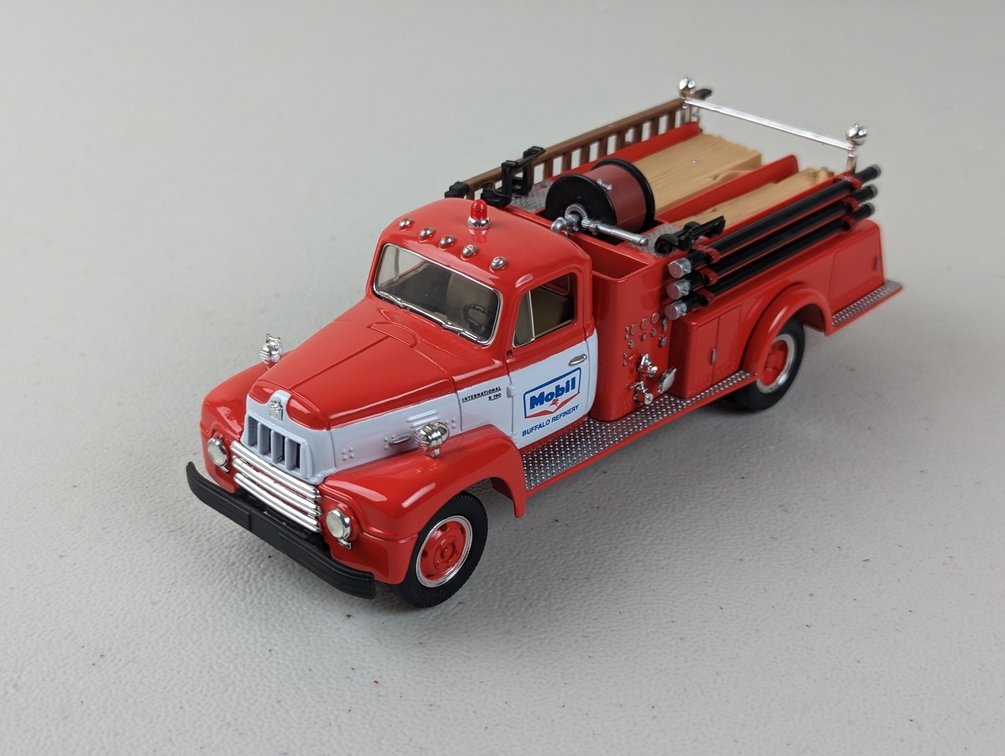 1957 International R-190 Mobil Truck 