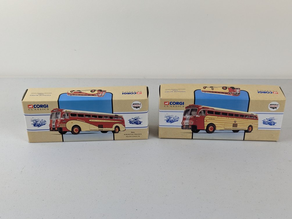 (2) Burlington Trailways Corgi Classics 