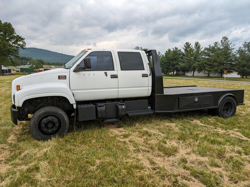 2001 GMC C6500 Crew Cab Truck