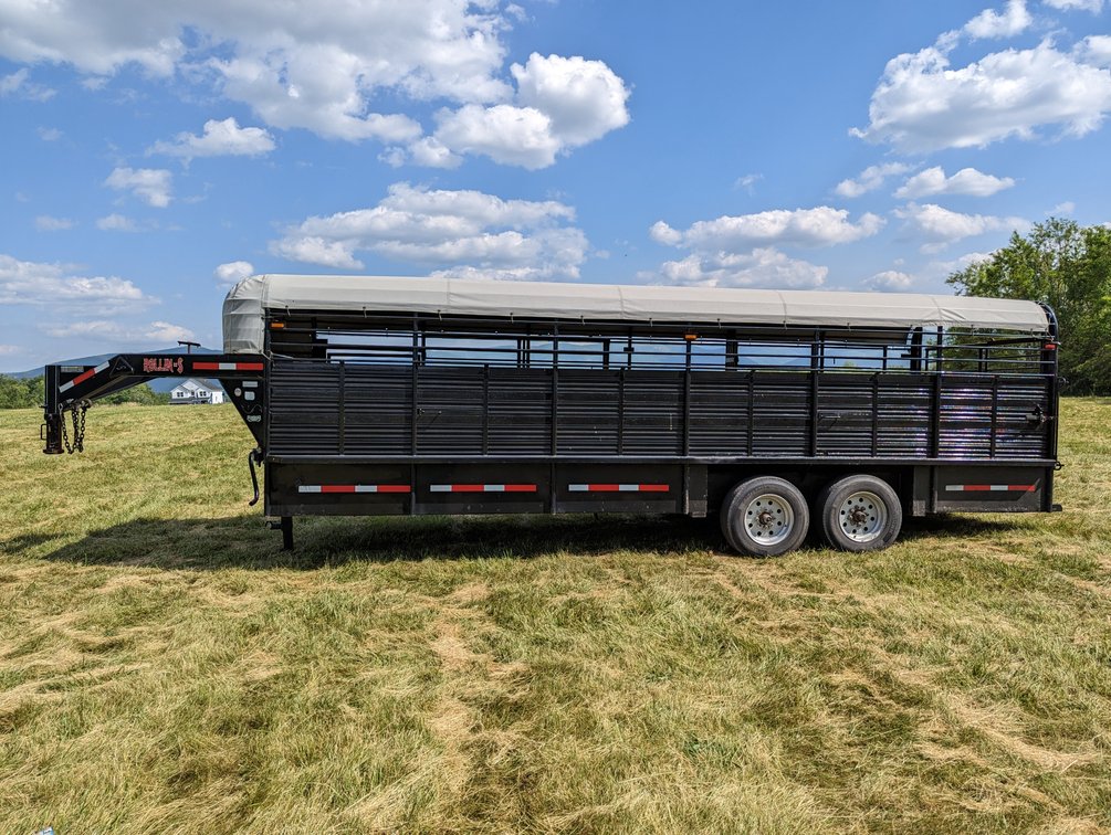 2016 Rollin S 24 Ft Cattle Trailer